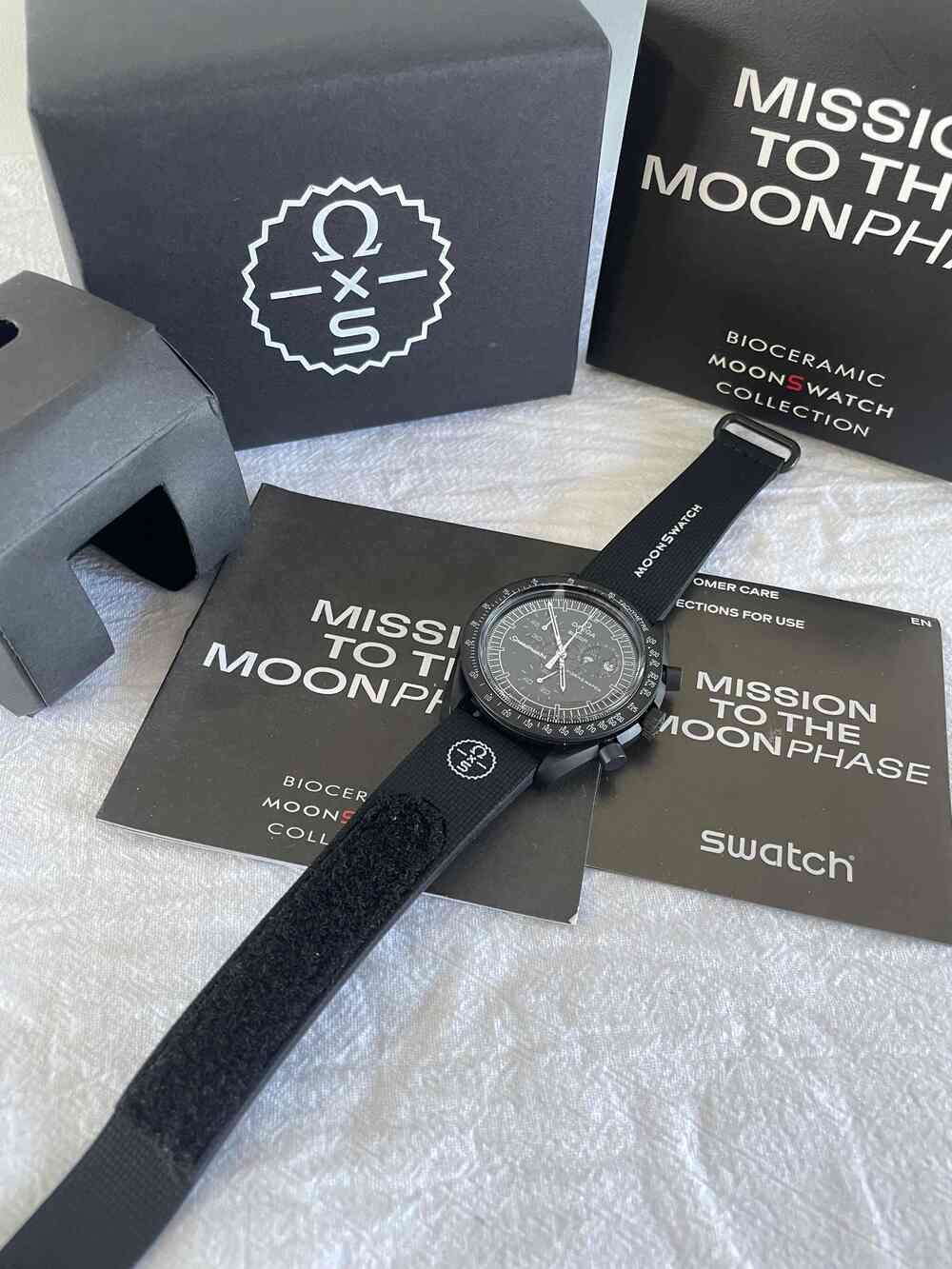 NWOT Swatch x Omega MEN'S WATCH MISSION TO THE MOONPHASE NEW MOON BLACK